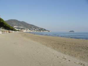 Xtrallusion photo gallery of Italy. Photos, pictures, images and photographs of the Italian Rivieras, the Italian Lakes, the Italian Alps, the Cinque Terre, the Amalfi coast and some of the most beautiful corners of Italy. Plus photos of Italian cities such as Pisa, Milan, Genoa and Rome.